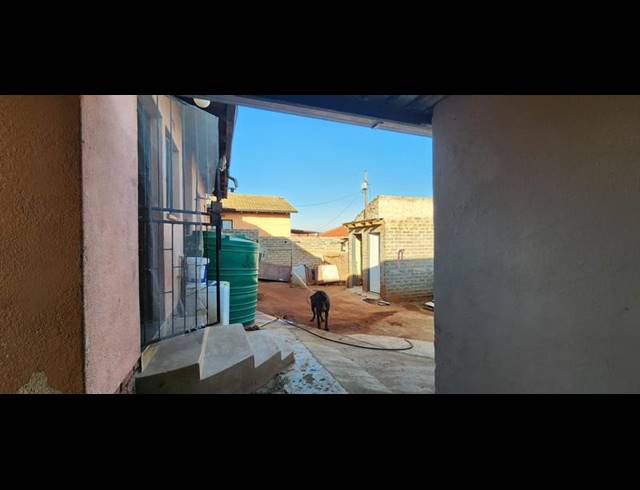 2 BEDROOM HOUSE FOR SALE IN TOEKOMSRUS